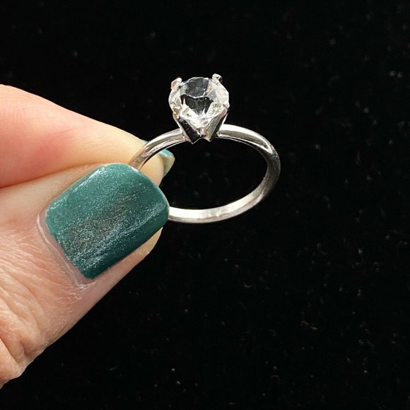 Pretty Quartz Or CZ Solitaire Brilliant Cut Silver Tone Ring Size 6.75 READ - Picture 4 of 9
